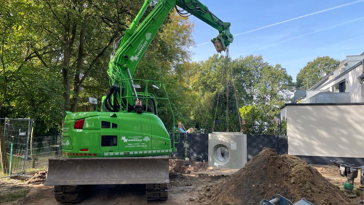 Wierbrügge Bagger beim Bau einer Wasserleitung